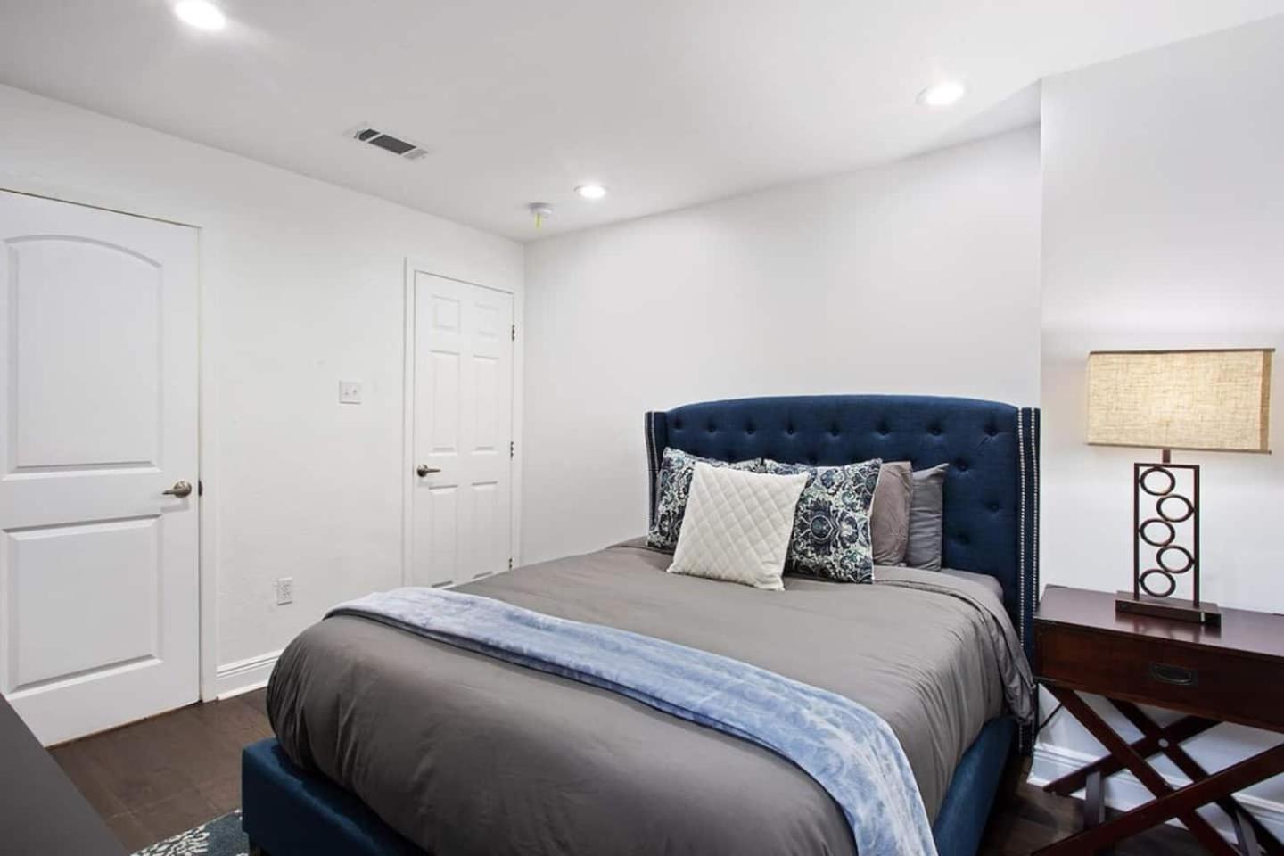 Holiday home Charming French Quarter Hideaway With Private Patio *